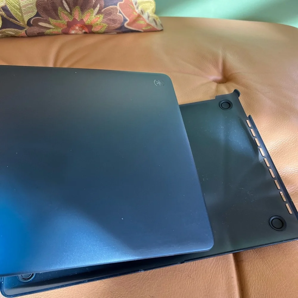 Speck Case for MacBook 2017 and earlier NWT
